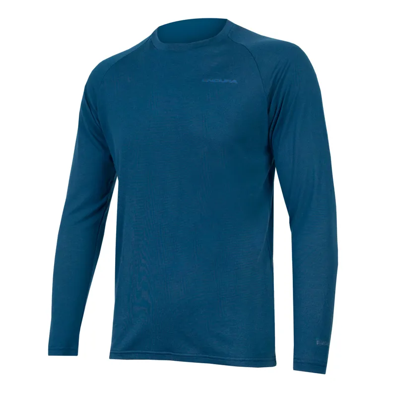 Endura BaaBaa Blend Men's Long Sleeve Baselayer - Blueberry 6 Endura BaaBaa Blend Men's Long Sleeve Baselayer - Blueberry - Image 4