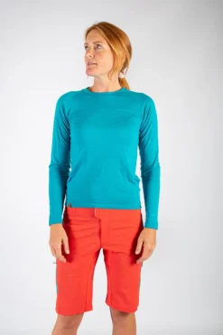 Endura BaaBaa Blend Women's Long Sleeve Baselayer - Paific Blue 13 Endura BaaBaa Blend Women's Long Sleeve Baselayer - Paific Blue -Scott Store bp03